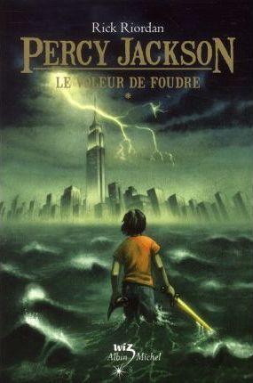 Rick Riordan: Percy Jackson, tome 1 : Le voleur de foudre (French language, 2010)